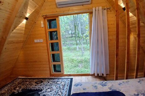 کلبه سوئیسی مبله تکخواب صنوبر در شیرگاه