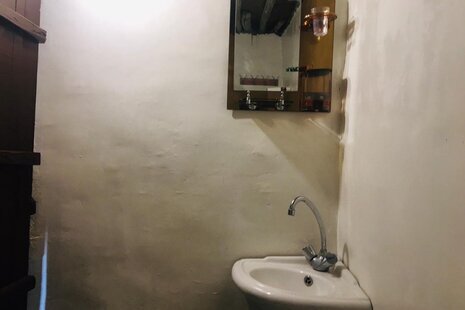 اتاق گل در اقامتگاه بومگردی لافت