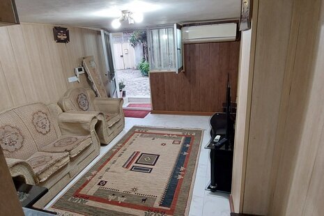 واحد تکخواب در طبقه همکف خانه ویلایی ولی آباد