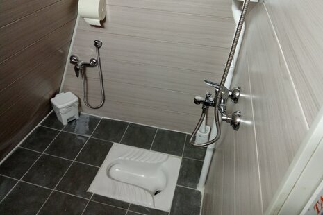 کلبه چوبی تک خواب یاس و رز در تنکابن