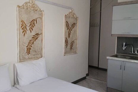 سوئیت 4 نفره هتلی شیک در مسافرخانه مشهد