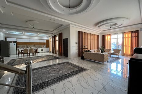 ویلا دوبلکس استخردار دوخواب در چهارباغ