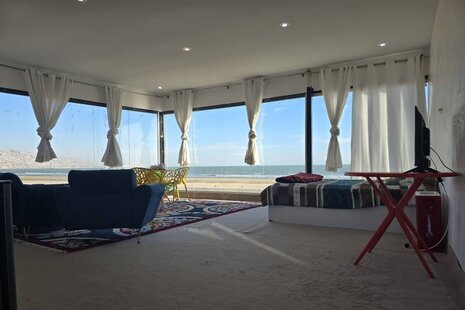 سوئیت 2 ساحلی در مجتمع اقامتی محمدزاده کنگان