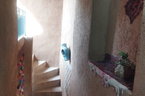 اتاق خانم دوستی بومگردی در شیراز
