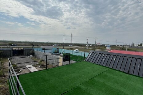 کلبه سوئیسی چوبی تکخواب ساحلی ایاز در بندرانزلی