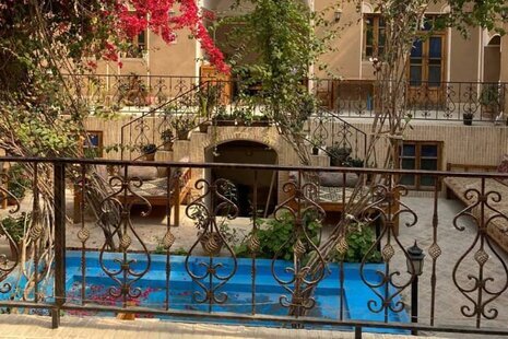 اتاق 5 تخت بالا در اقامتگاه بوم گردی در یزد