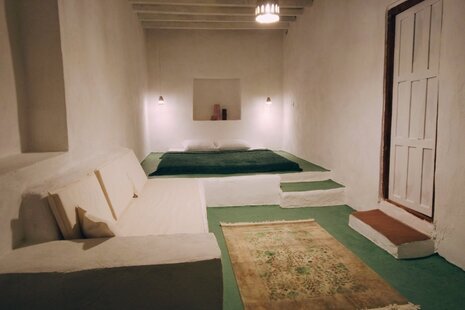 سوئیت سِمَر در اقامتگاه بومگردی بندر لافت