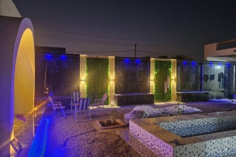 اتاق سنتی 16 متری تک درخت در بومگردی ساحلی هرمز