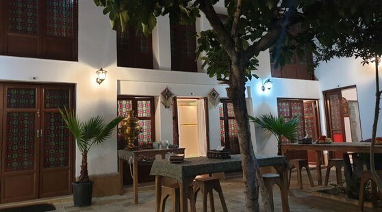 اتاق دو تخته شمعدونی اقامتگاه بوم گردی در اصفهان