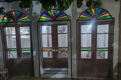 واحد تکخواب توت سفید در بومگردی برزک