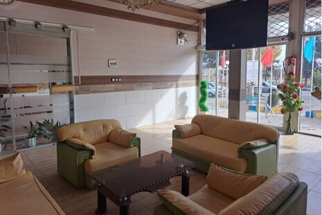 اتاق سه نفره در مهمانپذیر تاکستان