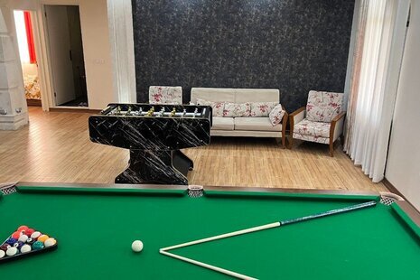 کاخ ویلا دوبلکس استخردار لوکس 4 خواب آبشار در چهارباغ