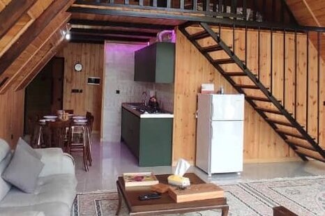 کلبه سوئیسی جکوزی دار دوخواب در مرزن آباد