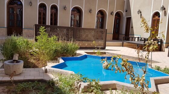 اتاق دو تخته در اقامتگاه بومگردی در یزد