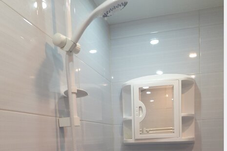 اتاق 3 تخته ترنج دراقامتگاه بومگردی در اصفهان