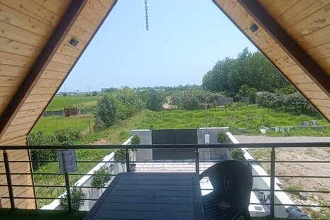 کلبه سوئیسی دوبلکس جکوزی دار  مبله دوخواب ارغوان در تنکابن