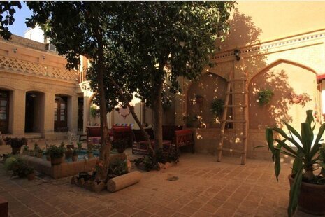 اتاق 3 نفره ترنج در اقامتگاه سنتی شیراز