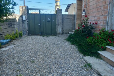 واحد مبله دوخواب در طبقه همکف ویلا ساری