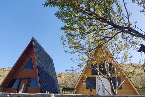 کلبه سوئیسی دوبلکس تک خواب ارغوان در لردگان