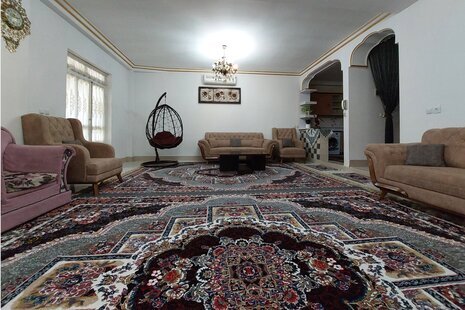 واحد تکخواب یونا در ویلای ساری