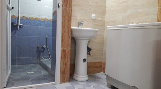 منزل همکف نقلی و تمیز با پارکینگ اختصاصی