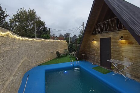 کلبه سوئیسی دوبلکس مبله تکخواب مجلسی در آستانه اشرفیه