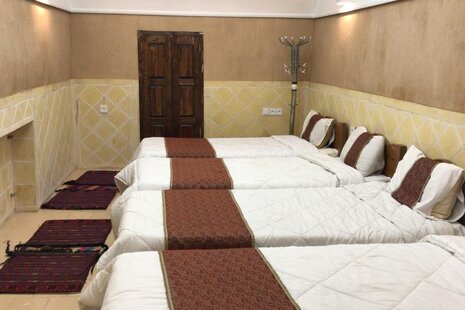 اتاق 5 تخت بالا در اقامتگاه بوم گردی در یزد