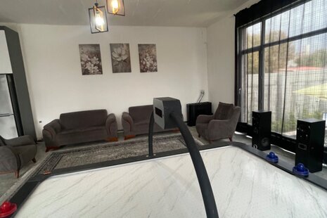 ویلا مبله دو خواب استخردار در چهارباغ