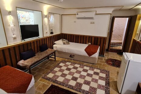 اتاق فرشچیان در اقامتگاه بومگردی اصفهان