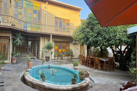 اتاق شماره 12 در اقامتگاه بومگردی شیراز