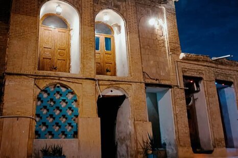 اتاق 3 نفره فیروزه در بومگردی شیراز