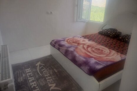 آپارتمان مبله دو خواب استخردار در باغ بهادران