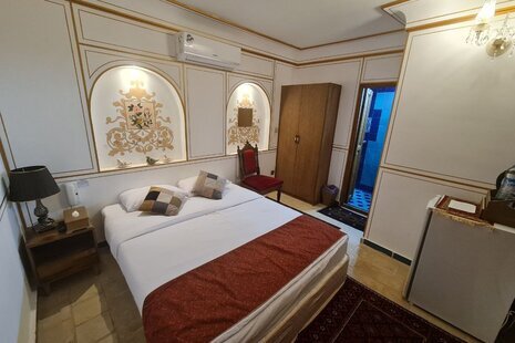 اتاق استاد حسن کسایی در اقامتگاه بومگردی اصفهان