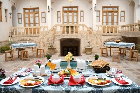 اتاق عقیق در بومگردی کاشان