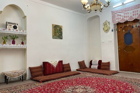 اتاق نن جان در اقامتگاه بومگردی دامغان