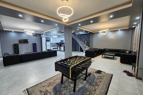 ویلا عمارت استخردار مدرن 3 خواب ترانسیلوانیا در کردان