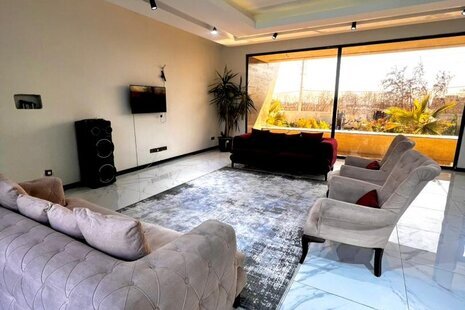 ویلا دوبلکس سه خواب فول استخر جکوزی دار در چهارباغ