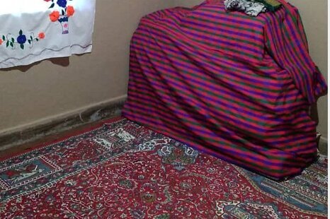 اتاق بنفشه در اقامتگاه بومگردی گالیکش