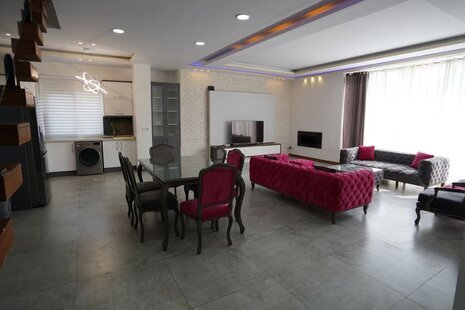 خانه ویلایی تریپلکس استخردار در رویان