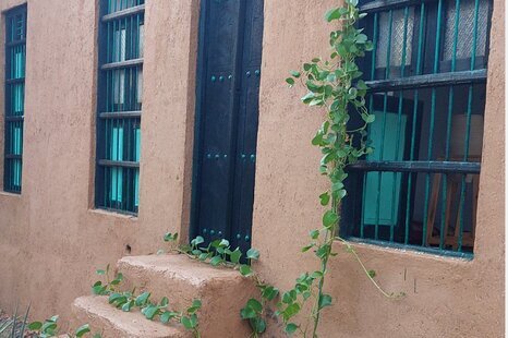 اتاق مجلسی در اقامتگاه بومگردی دشتی بوشهر