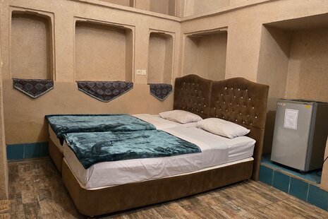 اتاق (2) در اقامتگاه بومگردی یزد