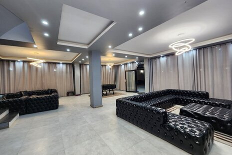 ویلا عمارت استخردار مدرن 3 خواب ترانسیلوانیا در کردان