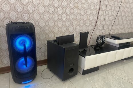 عمارت آرتین استخردار چهار فصل با فوتبال دستی در چهارباغ