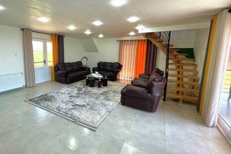 واحد دوبلکس دوخواب در طبقه دوم ویلا جنگلی گیسوم در بهشهر