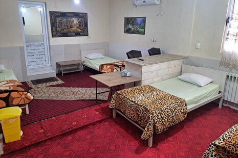 اتاق 4 نفره 2 در مهمانپذیر تاکستان