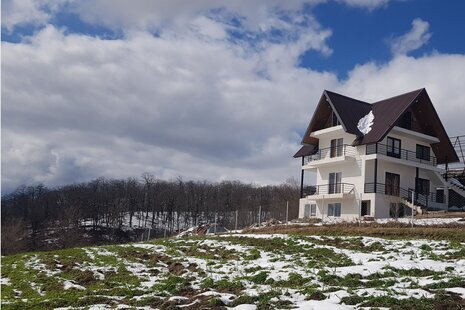 واحد دوخواب در طبقه اول ویلا جنگلی گیسوم در بهشهر