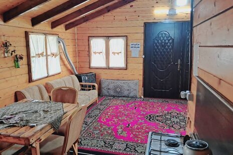 کلبه چوبی تکخواب جکوزی آرامش در سوادکوه