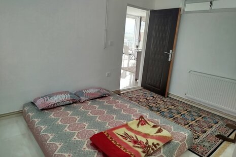 واحد تکخواب در طبقه دوم ویلای تمشک کلاچای