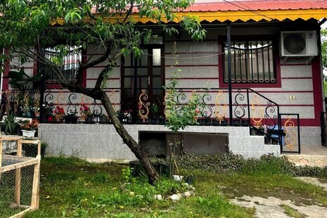 واحد مبله دوخواب طبقه همکف ویلا گیل جا در رودسر