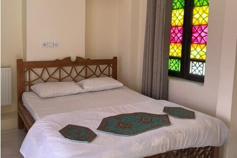 اتاق شماره 12 در اقامتگاه بومگردی شیراز